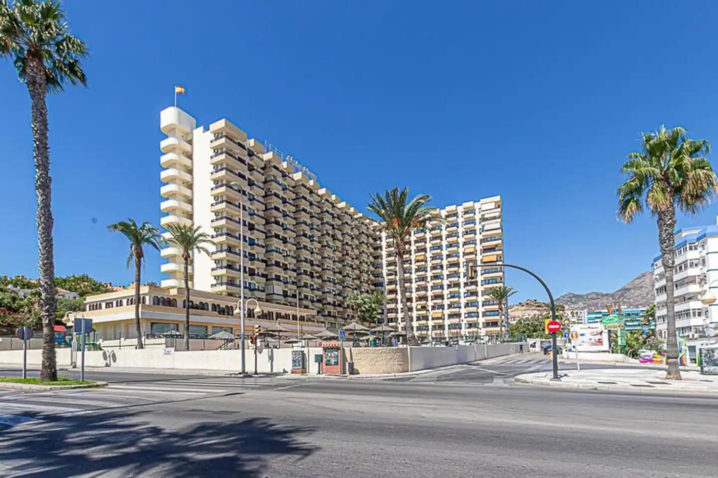 Encantador Apartamento En Primera Linea De Playa Benalmadena Exterior photo